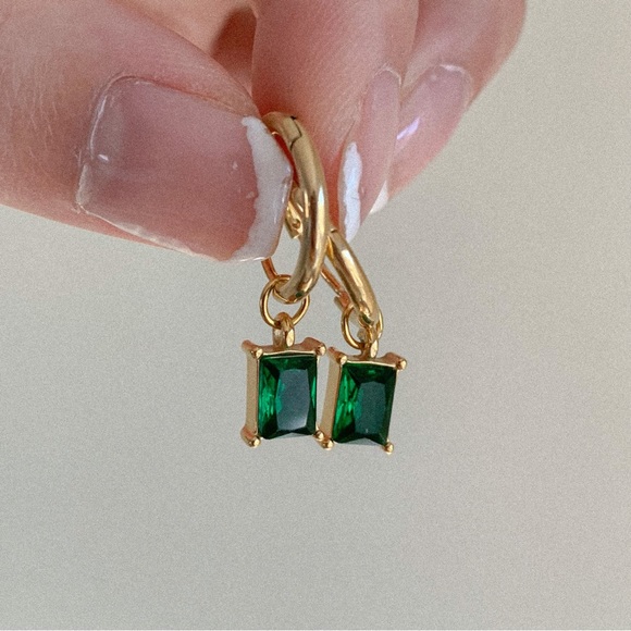 Dangle emerald earrings, dangle gemstone earrings,dangle cubic zirconia earrings - Picture 5 of 8